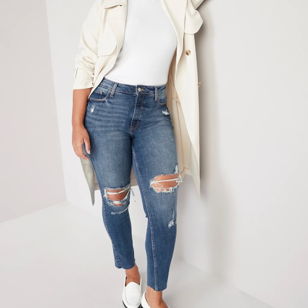 Old Navy High-Rise Rockstar Skinny Jean Distressed in Golden Gate Wash